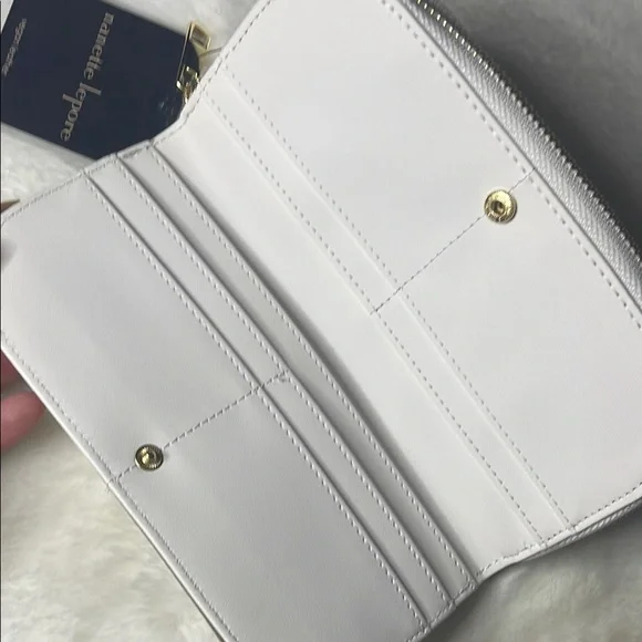 Nanette Lepore White vegan Leather Wallet with Embossed Logo - Picture 3 of 9